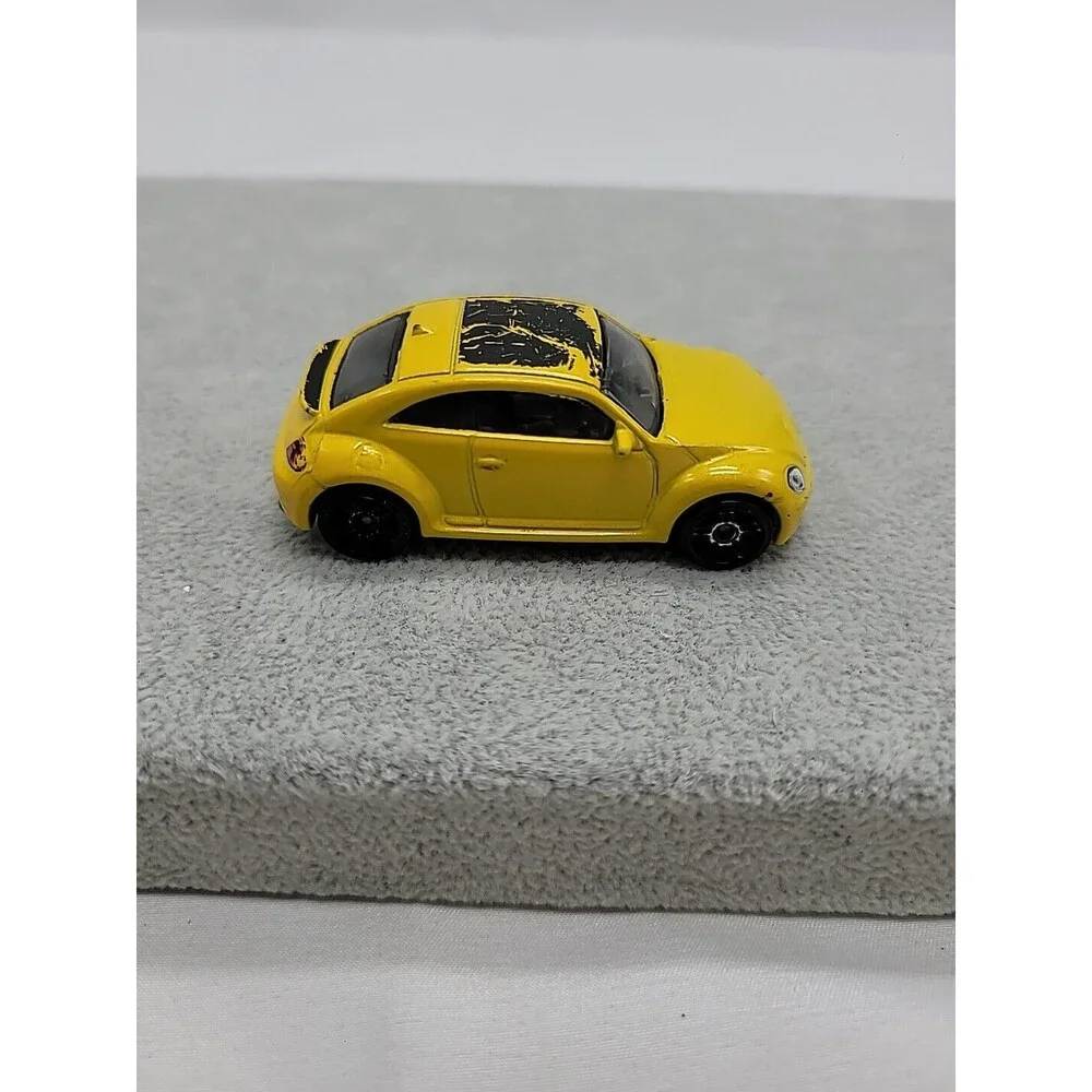 Hot Wheels 2012 Volkswagen VW  Beetle Yellow - Diecast - 1:64 - USED